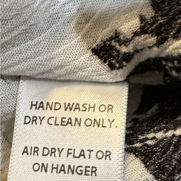 Meghan Los Angeles women size small, flowy 3/4 sleeve - Picture 9 of 9